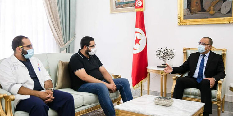 المشيشي يستقبل الطبيبين الذين تم الاعتداء عليهما