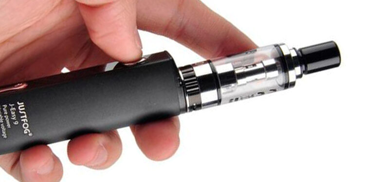 تحذير مهم من الصحة العالمية بشأن السجائر الإلكترونية