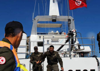 الحرس البحري ينقذ 31 مهاجرا أجنبيا من الغرق