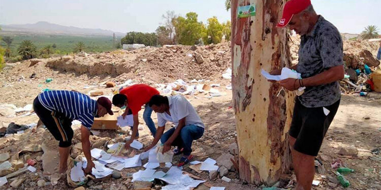 العثور على وثائق إدارية مردومة في مدينة بولاية القيروان