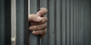 القبض على شخصين محل حكم بالسجن لمدة 302 سنة