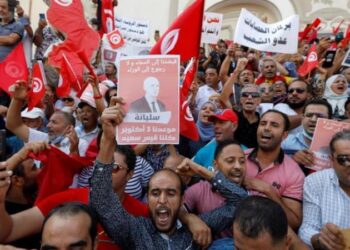 القبض على عضو في البرلمان ومذيع تلفزيوني وصفا الرئيس بالخائن