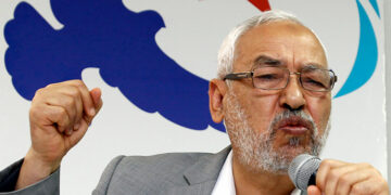 الغنوشي يتحدى الرئيس سعيد ويقول البرلمان في حالة انعقاد دائم
